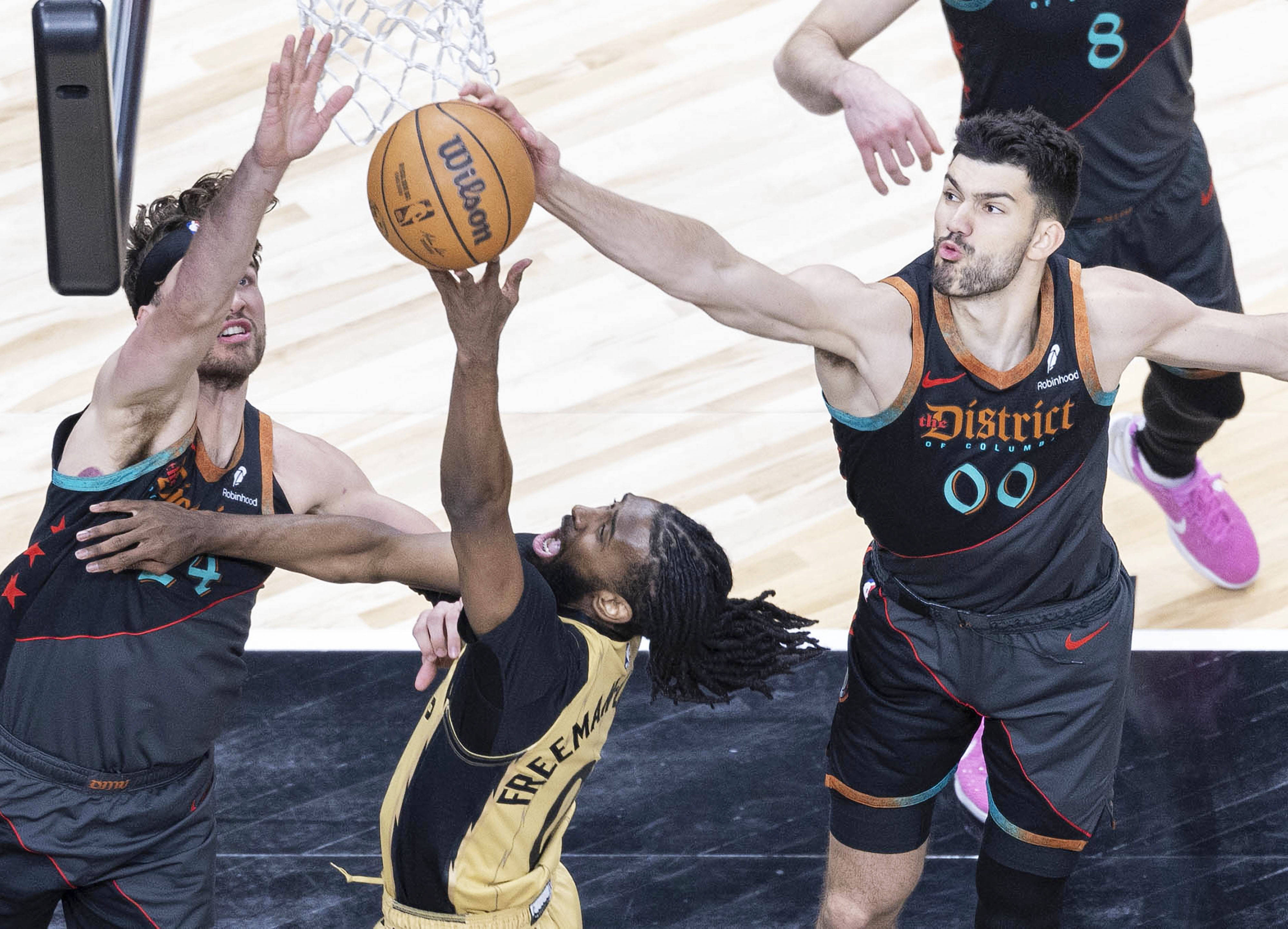 猛龙战胜76人，维持东部第二的简单介绍