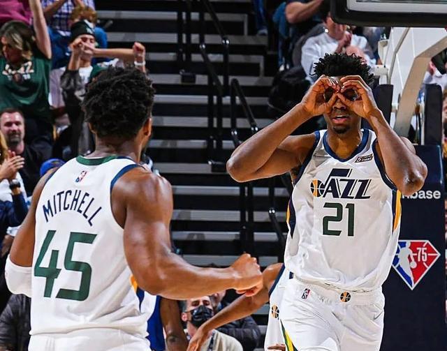 关于米切尔上演大三双！爵士胜2-0的信息