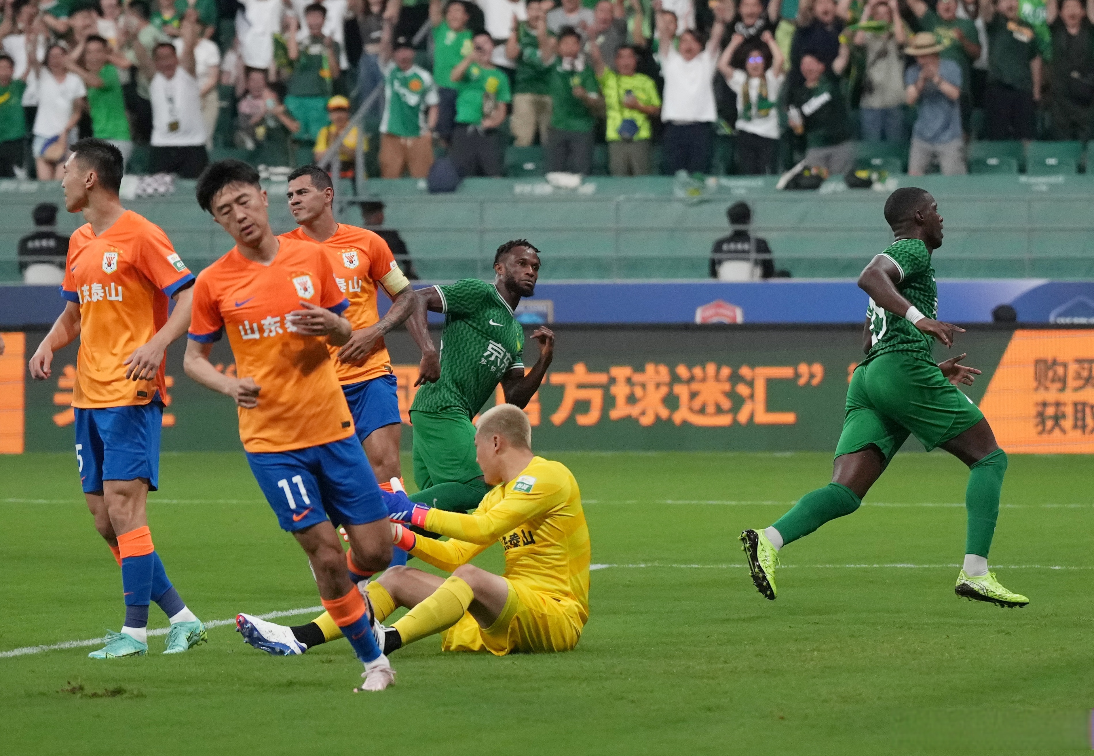 包含豪门球队击败对手，晋级强赛的词条