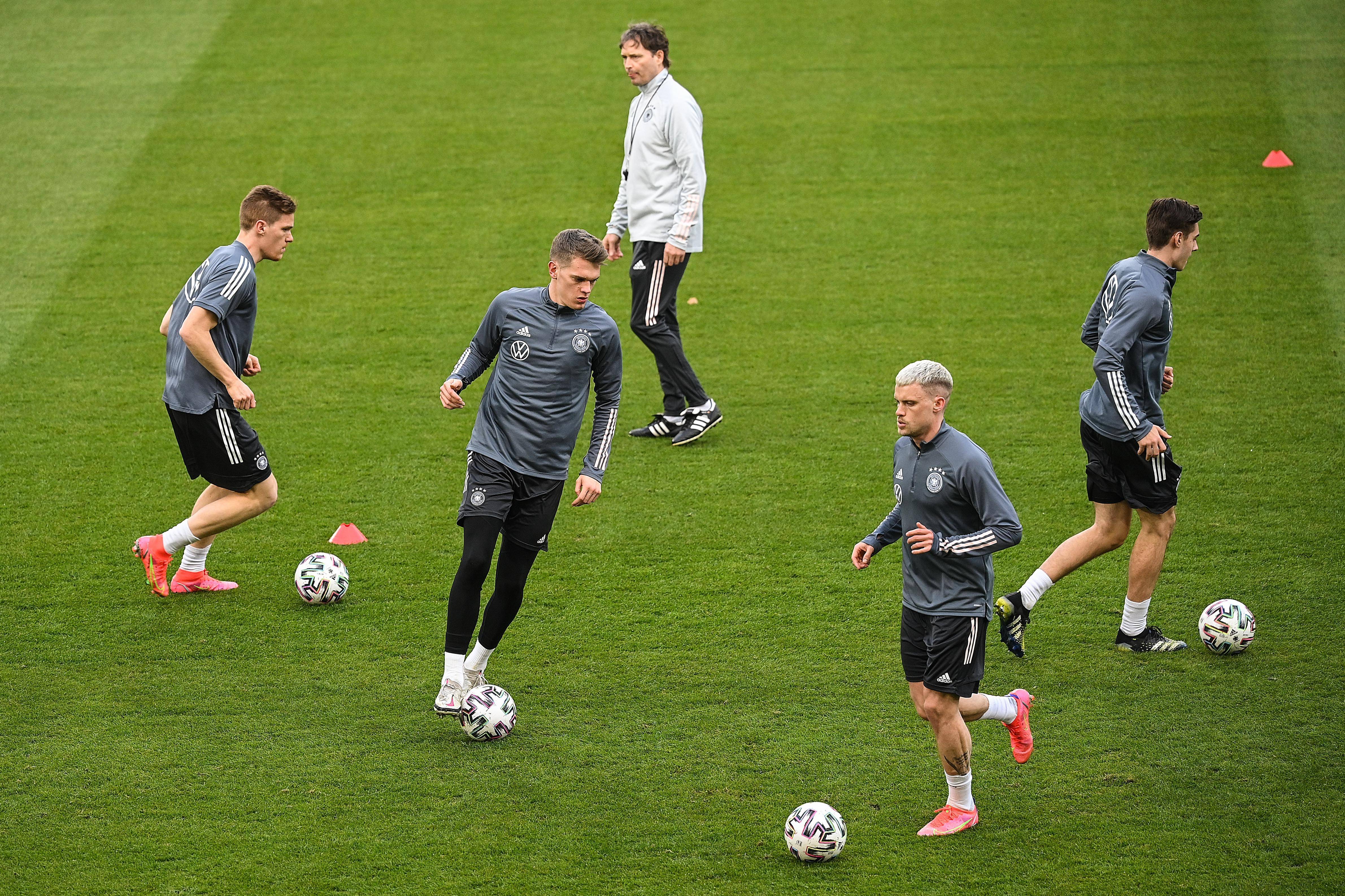 芬兰力克俄罗斯，晋级欧洲杯强