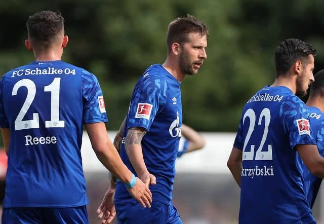 沙尔克遭遇主场失利，连续三轮未尝胜绩的简单介绍