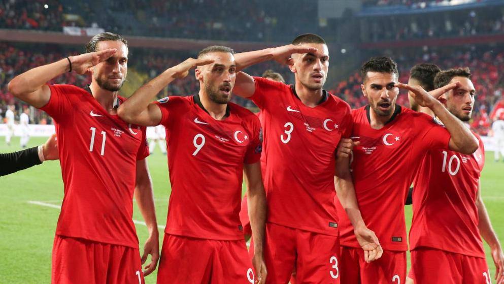 土耳其队备战欧洲杯预选赛,冲击胜利 土耳其队备战欧洲杯预选赛,冲击胜利